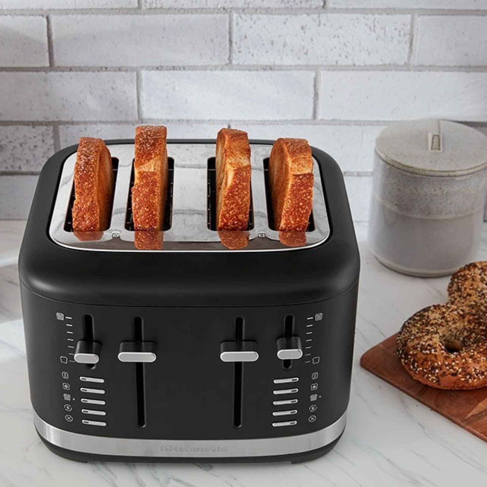 Тостер KitchenAid 5KMT4109EBM