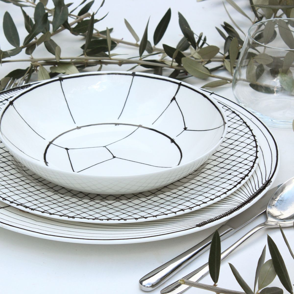 Тарелка обеденная Taitù Ferri Piatto Piano 2-50