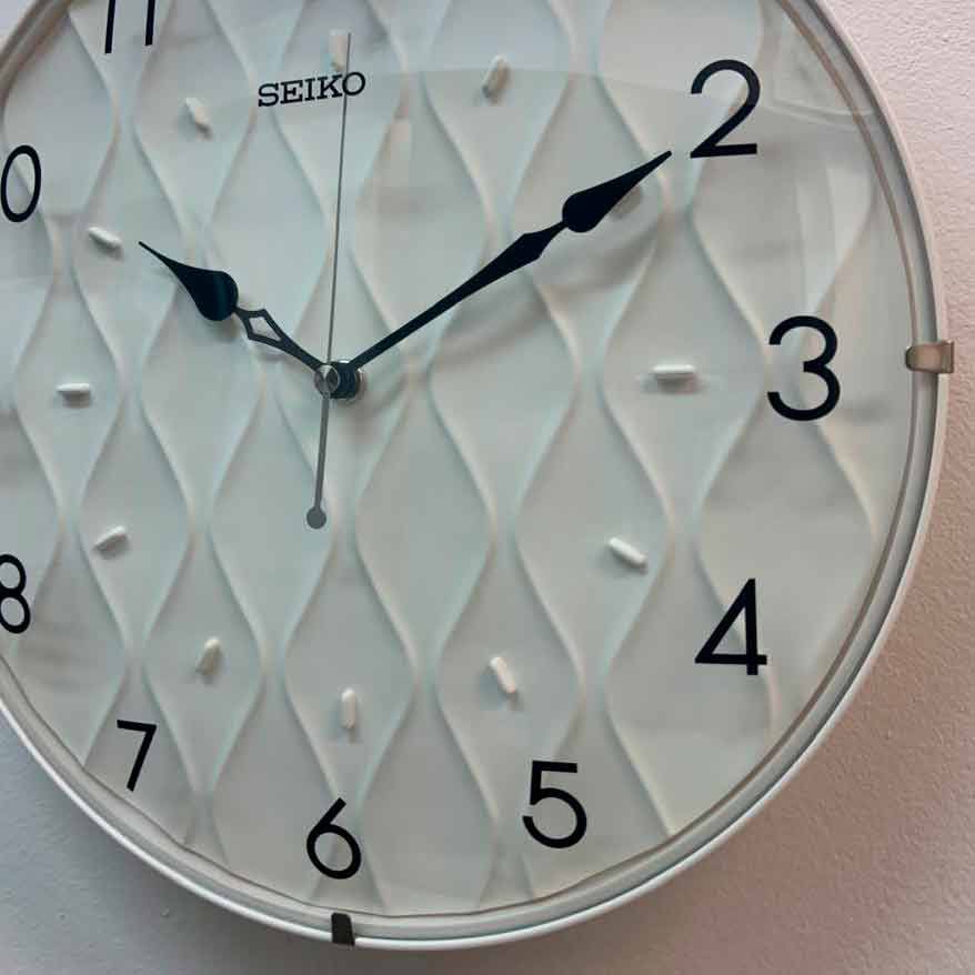 Настенные часы Seiko Quartz Wall Clock QXA794W