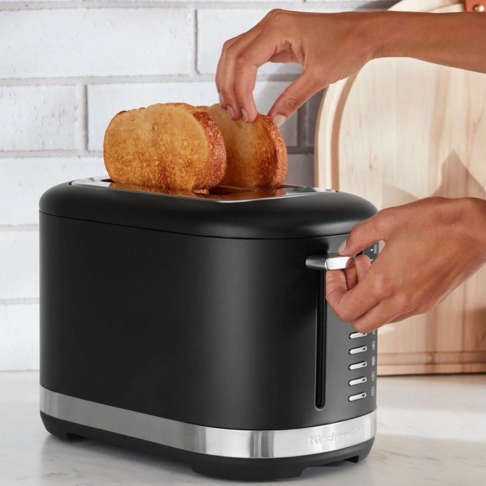 Тостер KitchenAid 2-Slice Toaster Black Matte KMT2109BM