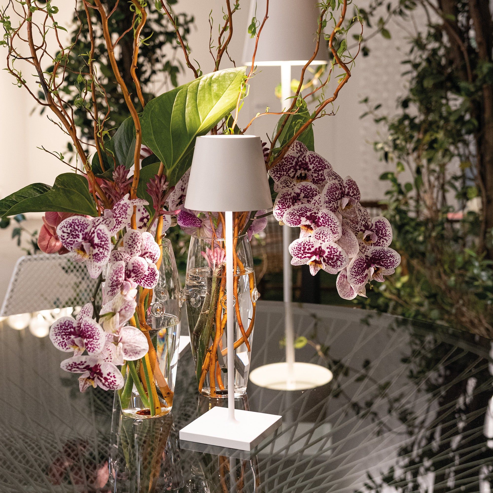 Настольная лампа Zafferano Poldina White Table Lamp LD0340B3