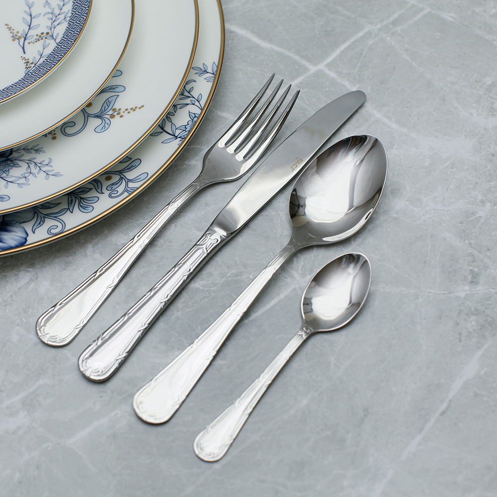 Набор столовых приборов Face Croisé CRO16C