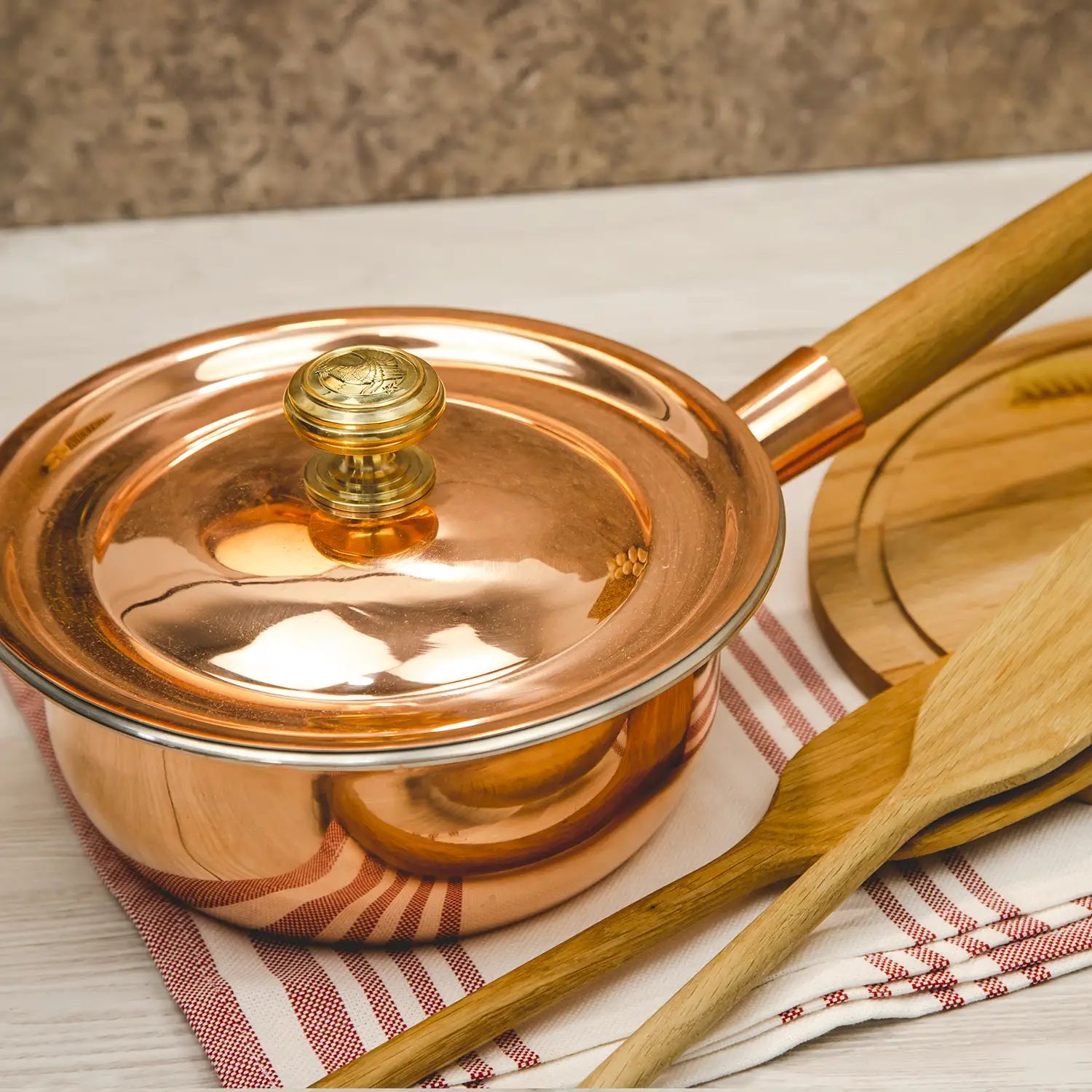 Ковш с крышкой Кольчугинский Мельхиор KM111737