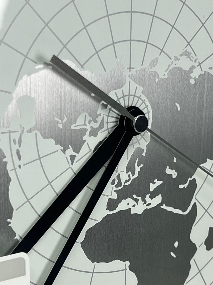 Настенные часы Seiko Quartz Wall Clock QXA814A