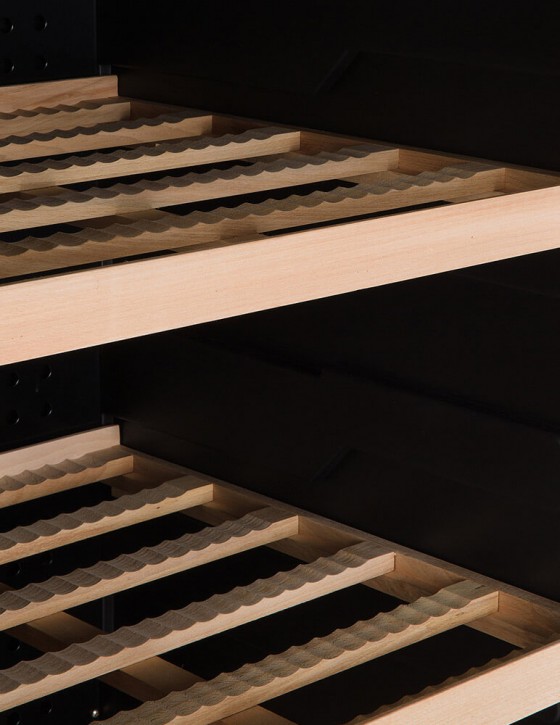 Винный шкаф La Sommeliere CTVNE230A