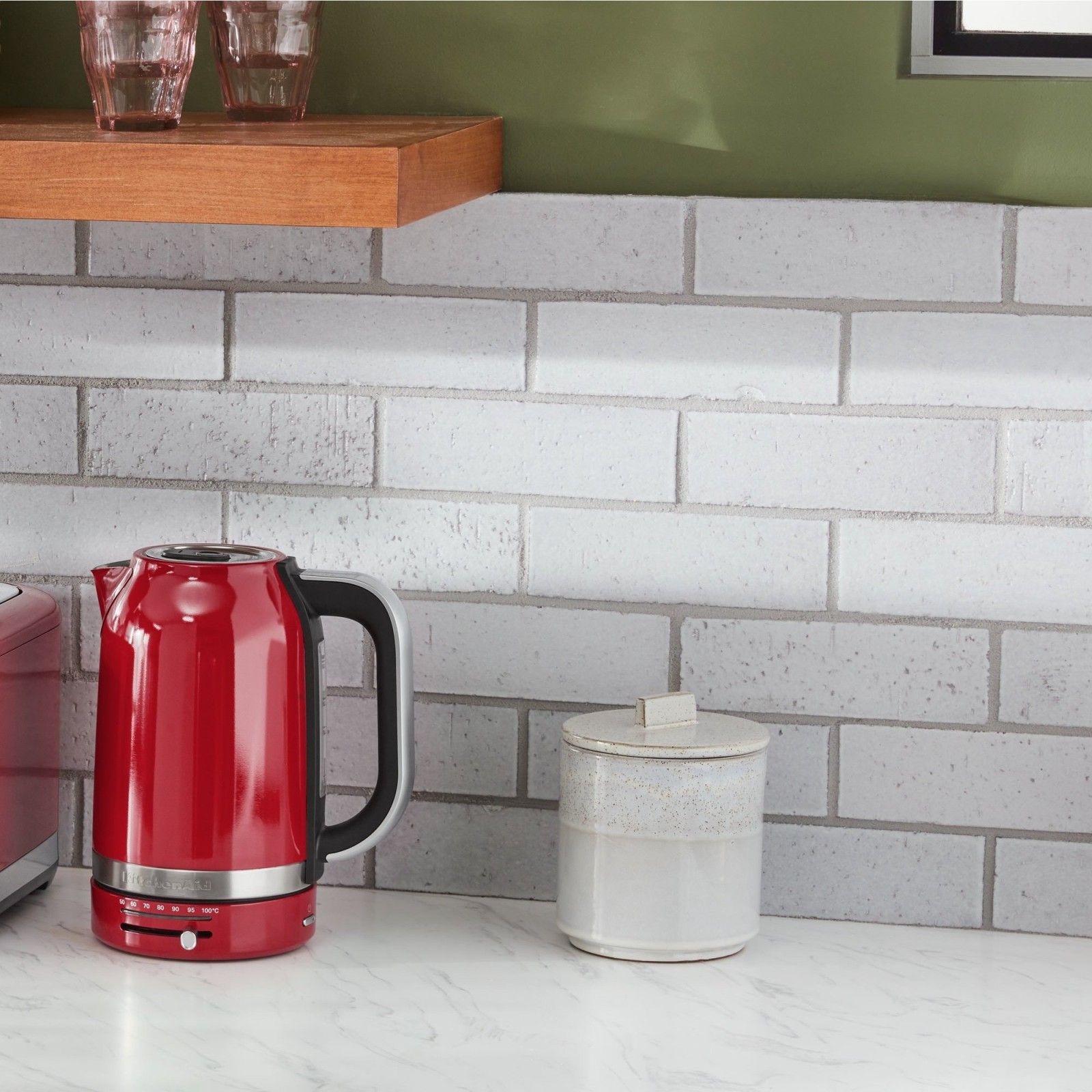 Электрочайник KitchenAid Electric Kettle Empire Red KEK1701ER