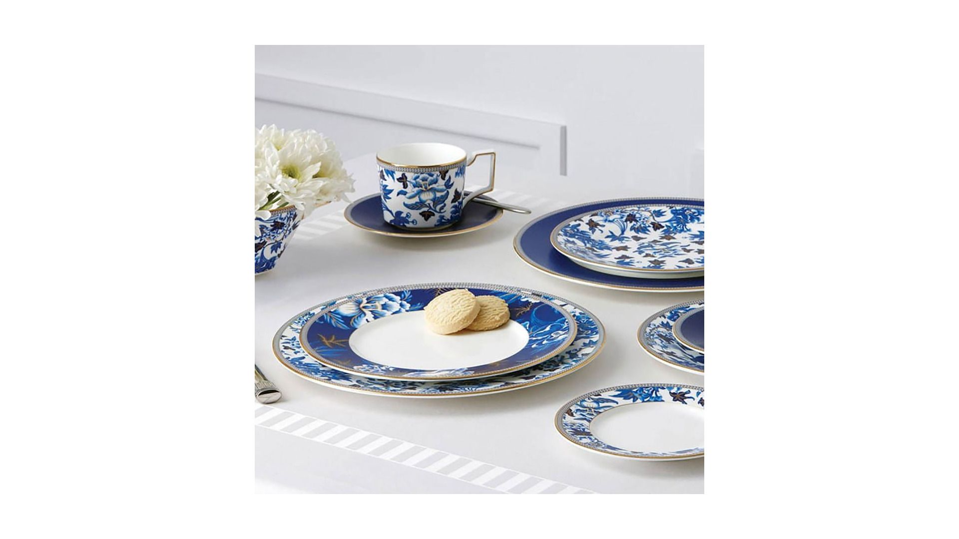 Тарелка обеденная Wedgwood Hibiscus Dinner Plate 40003894