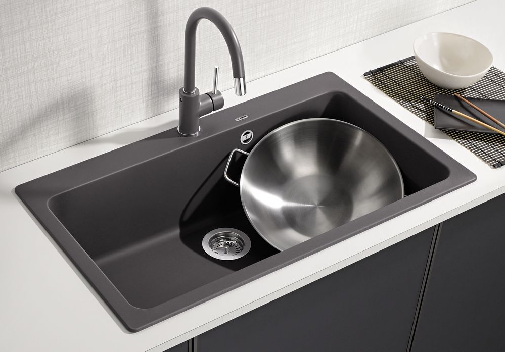 Кухонный смеситель Blanco Mida-S Black Matt 526653