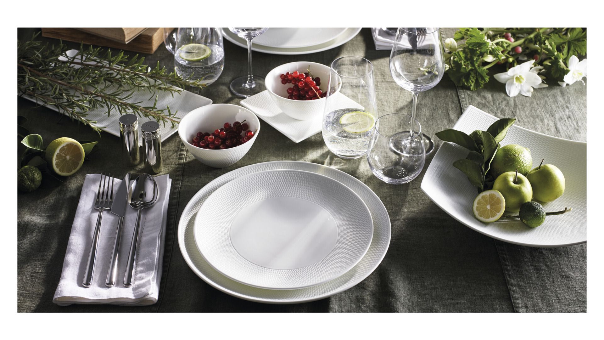 Чаша декоративная Wedgwood Gio Sculptural Bowl 40023884