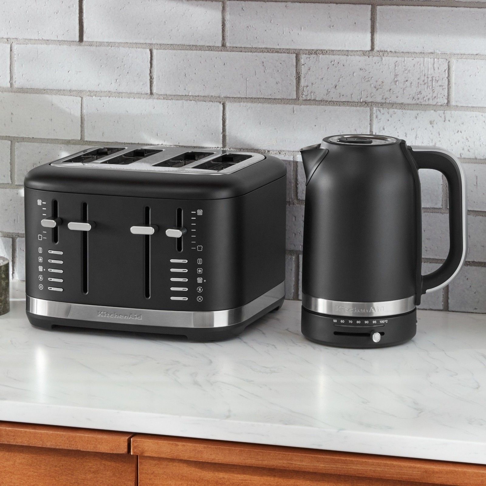 Тостер KitchenAid 5KMT4109EBM