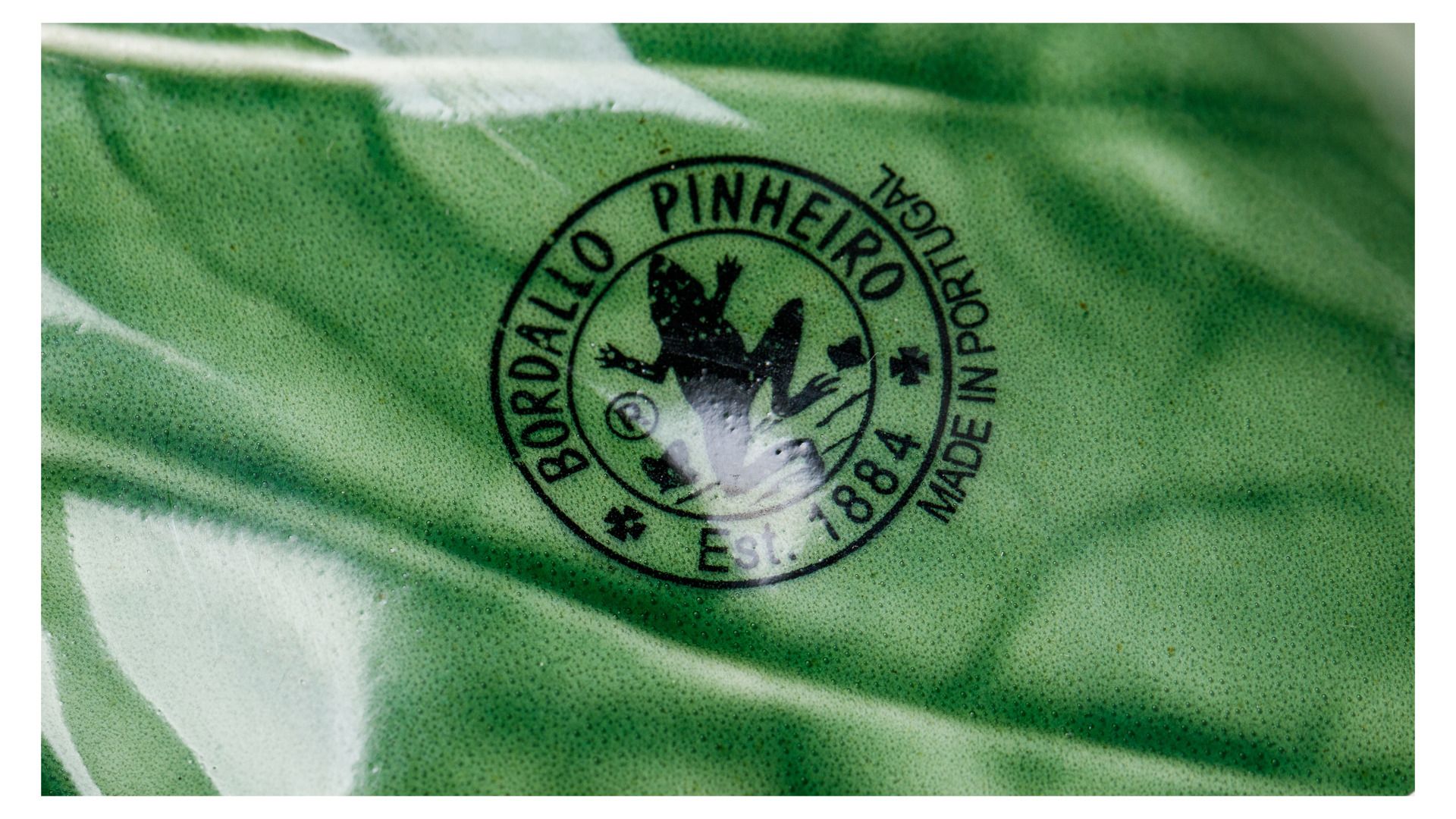 Блюдо Bordallo Pinheiro Cabbage Medium Leaf 65000590