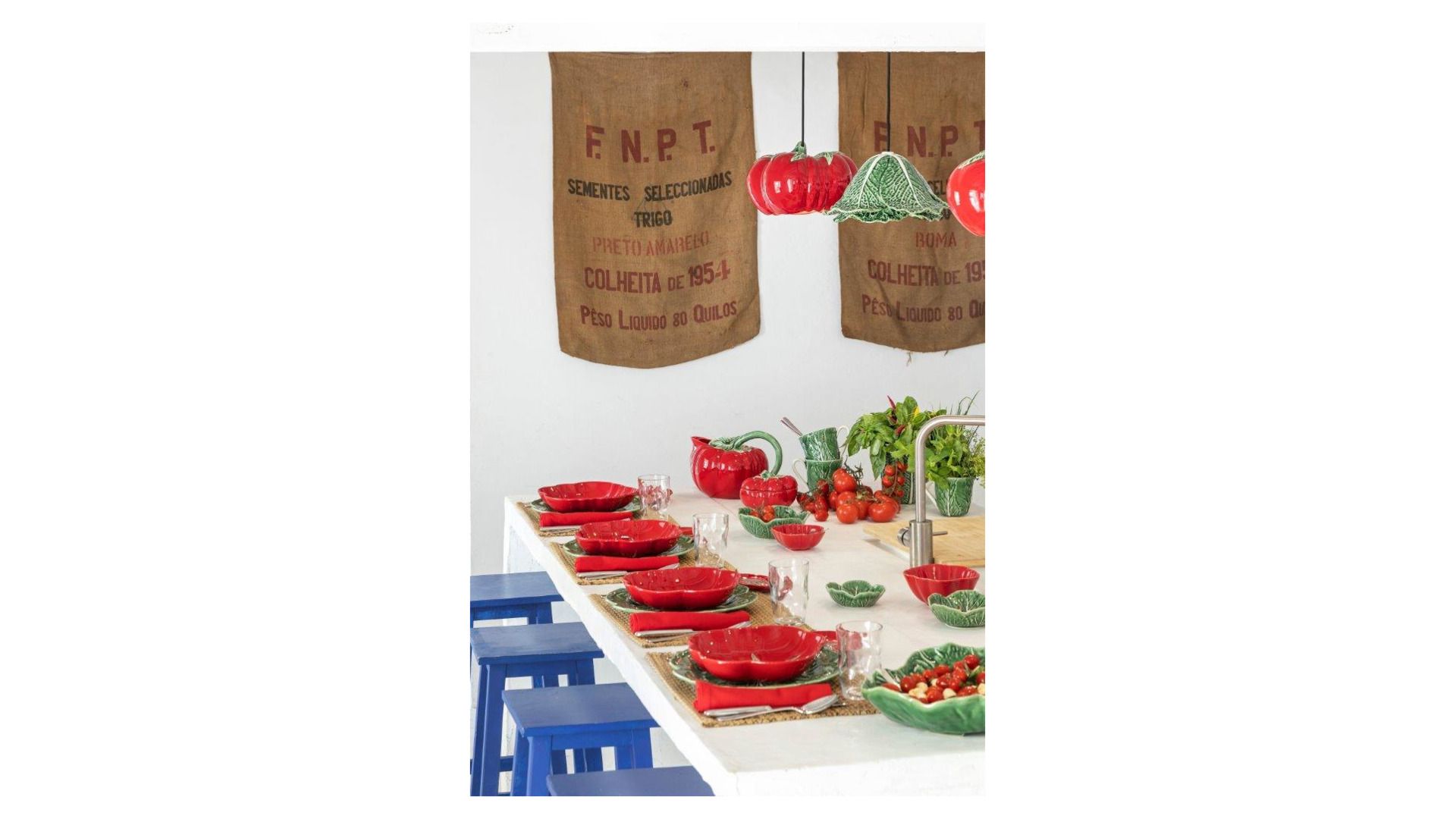 Кувшин Bordallo Pinheiro Tomato Pitcher 65026853