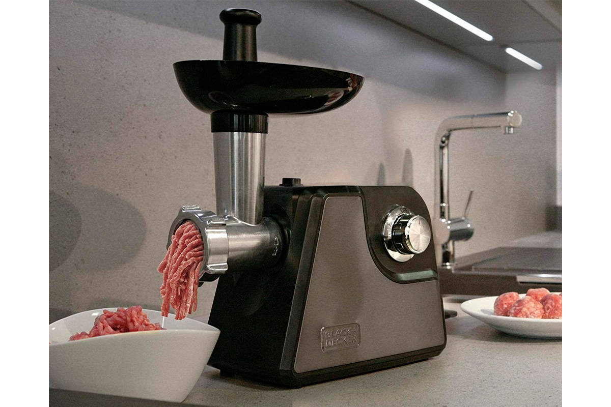 Мясорубка Black+Decker BXMMA1000E