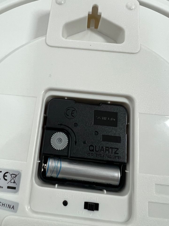 Настенные часы Seiko Quartz Wall Clock QXA615BN