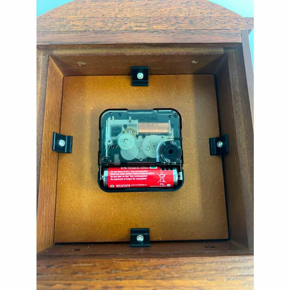 Настольные часы Seiko Quartz Table Clock QXG123B