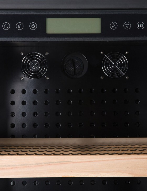 Винный шкаф La Sommeliere CTVNE230A