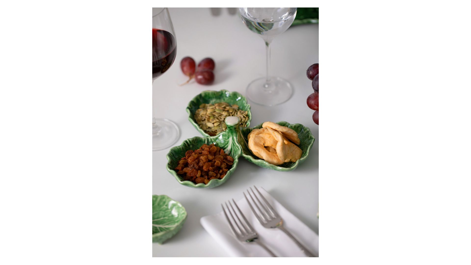 Менажница Bordallo Pinheiro Cabbage Olive Dish 65000578