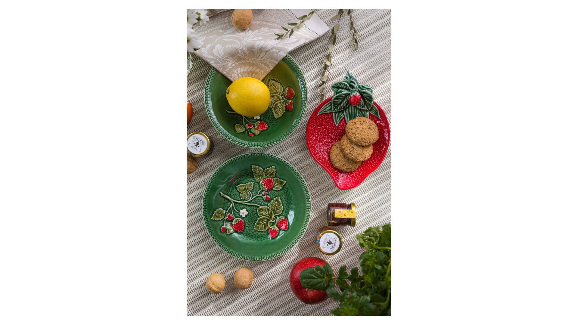 Салатник Bordallo Pinheiro Strawberries Small Bowl 65003327