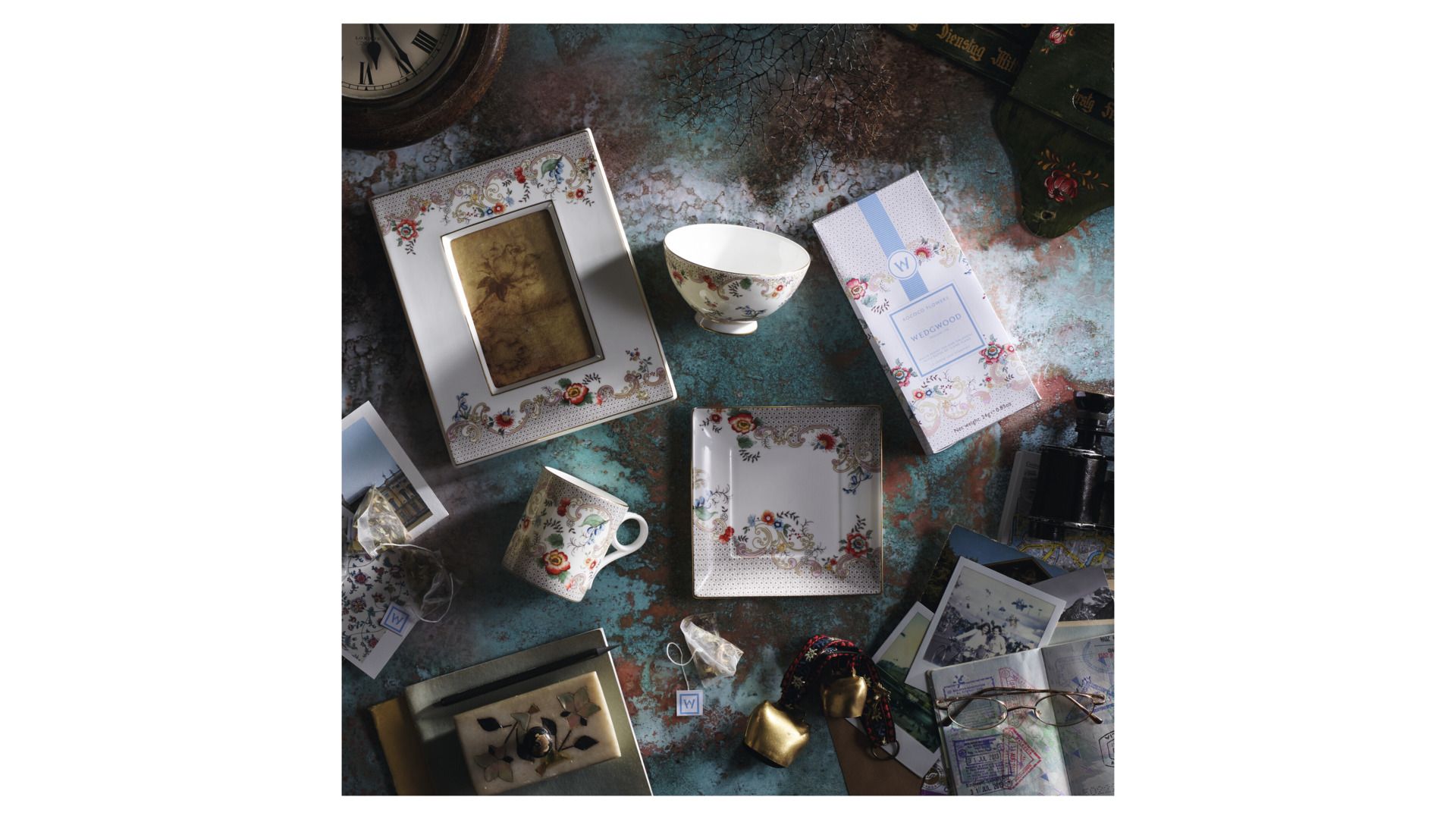 Блюдо квадратное Wedgwood Wonderlust Rococo Flowers Tray 40023912