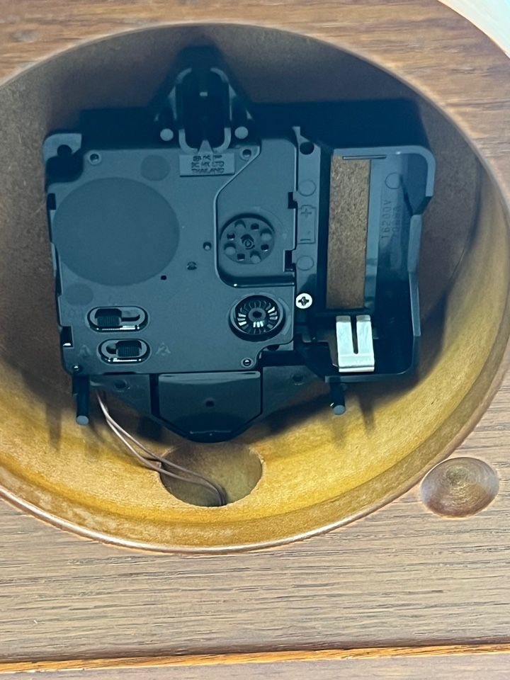 Настольные часы Seiko Quartz Table Clock QXJ013BN