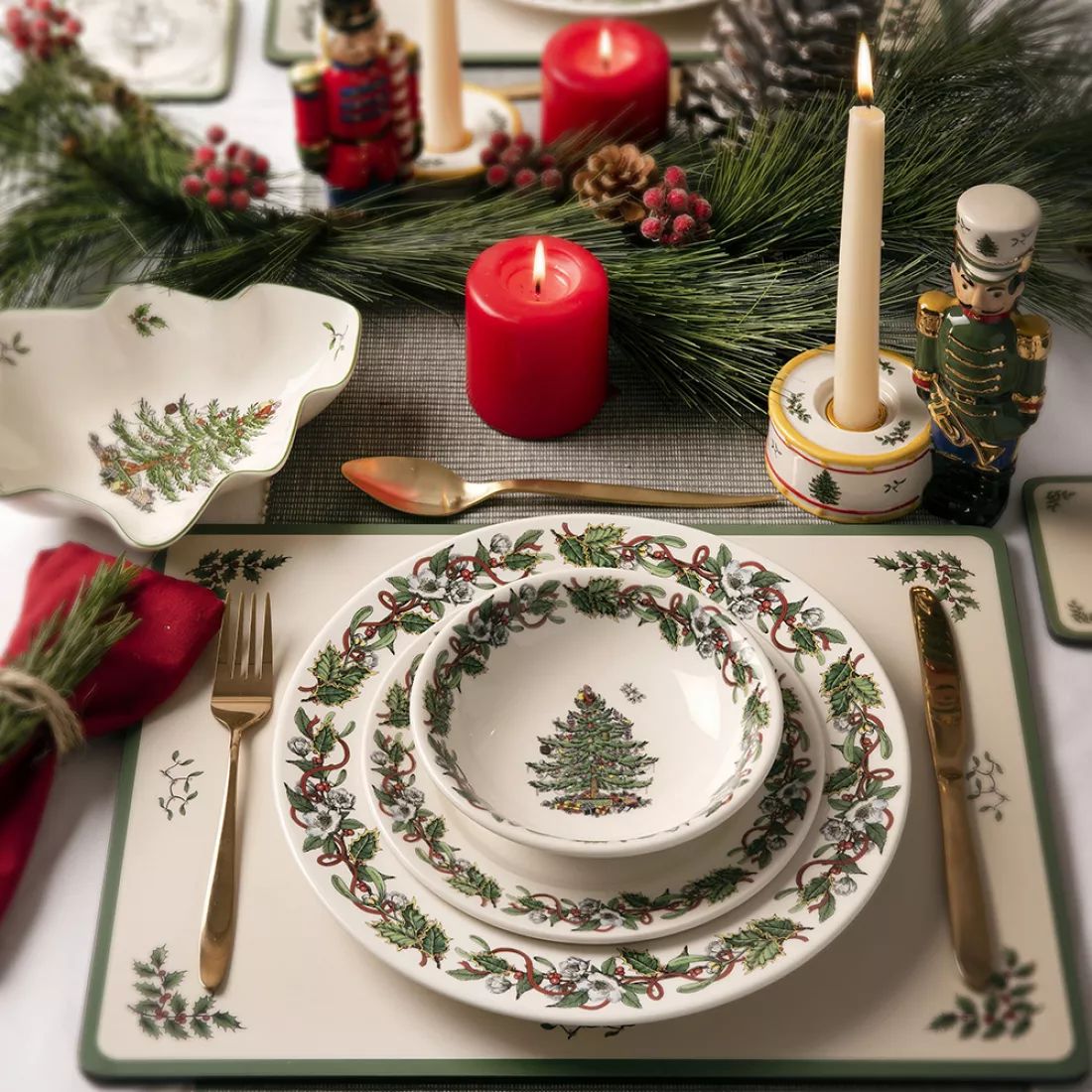 Тарелка десертная Spode Christmas Tree Plate XTRO0145-1