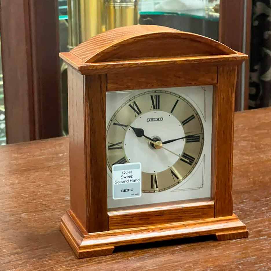 Настольные часы Seiko Quartz Table Clock QXG123B