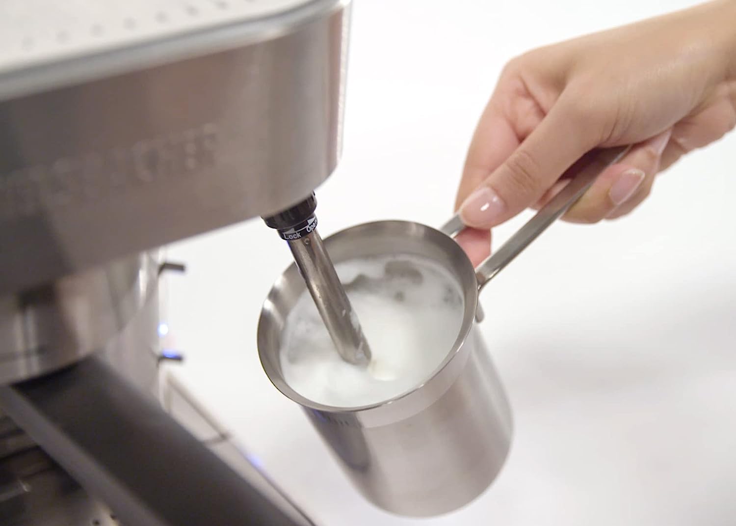 Кофеварка рожковая Rommelsbacher EKS 2010