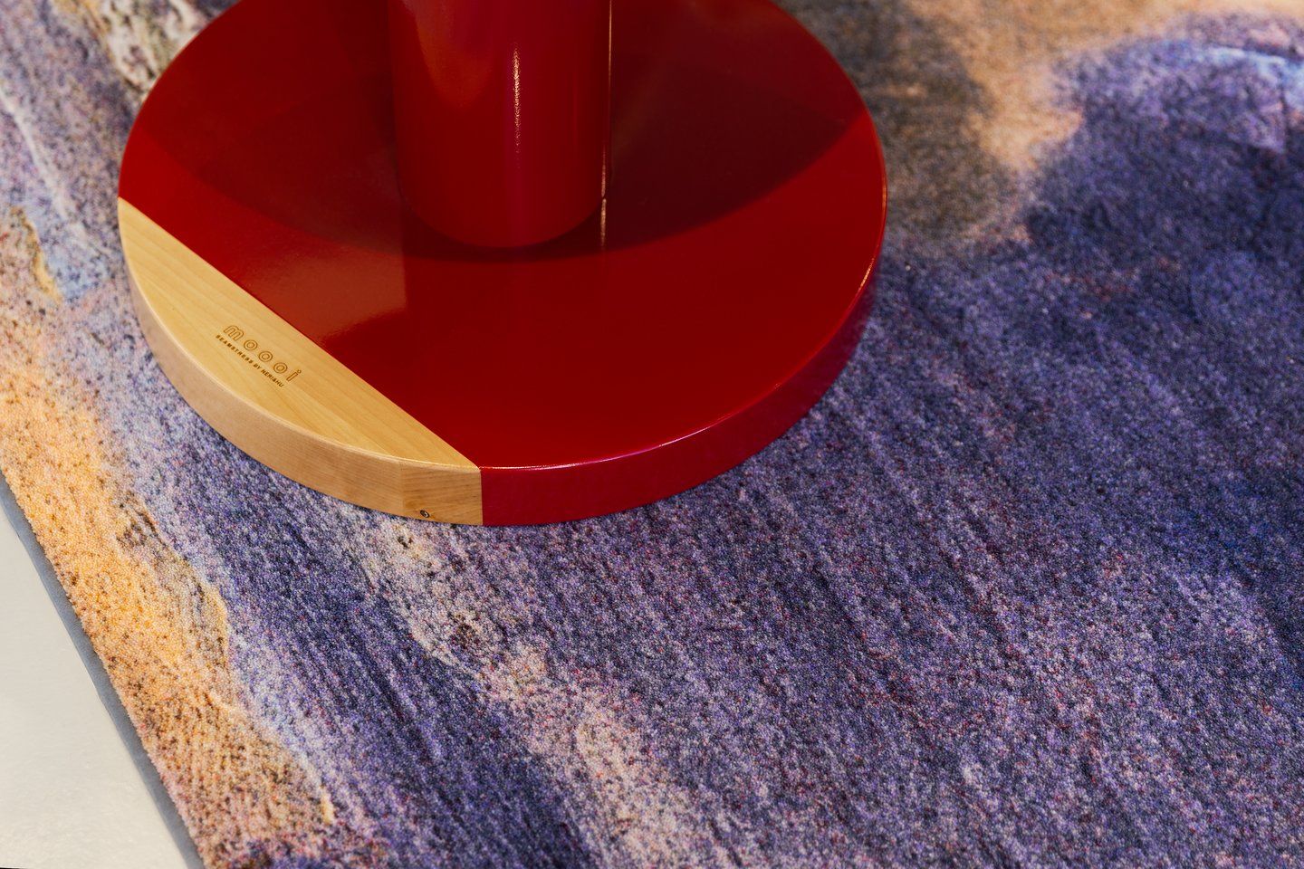 Приставной столик Moooi Common Comrades Seamstress Red 8718282338064