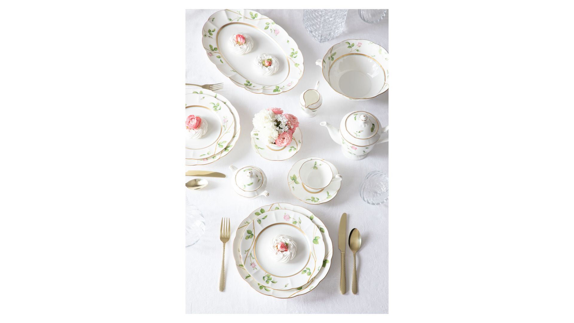 Тарелка десертная Narumi Blooming Rose NAR-51220-1138