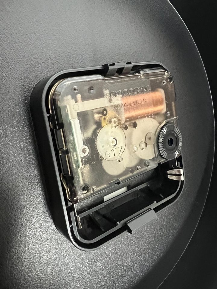 Настенные часы Seiko Quartz Wall Clock QXA810B