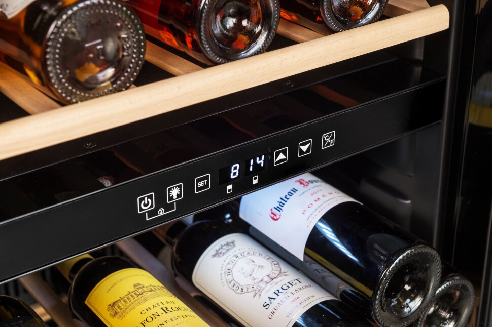 Винный шкаф La Sommeliere SLS90DZ