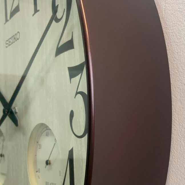 Настенные часы Seiko Quartz Wall Clock QXA783B