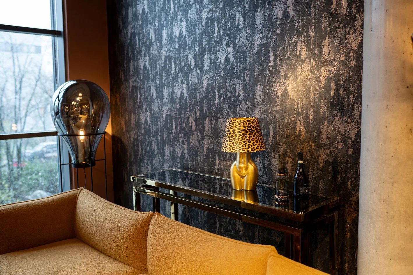 Настольная лампа KARE Tischleuchte Donna Leo 55780