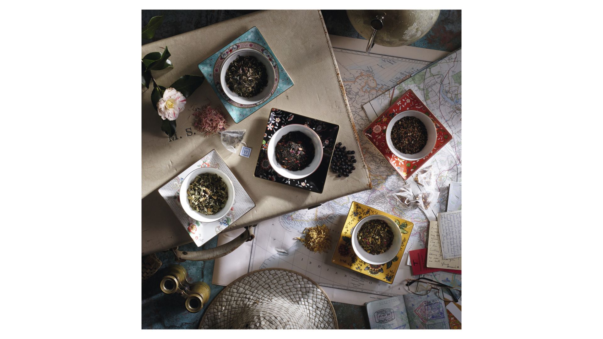 Блюдо квадратное Wedgwood Wonderlust Rococo Flowers Tray 40023912