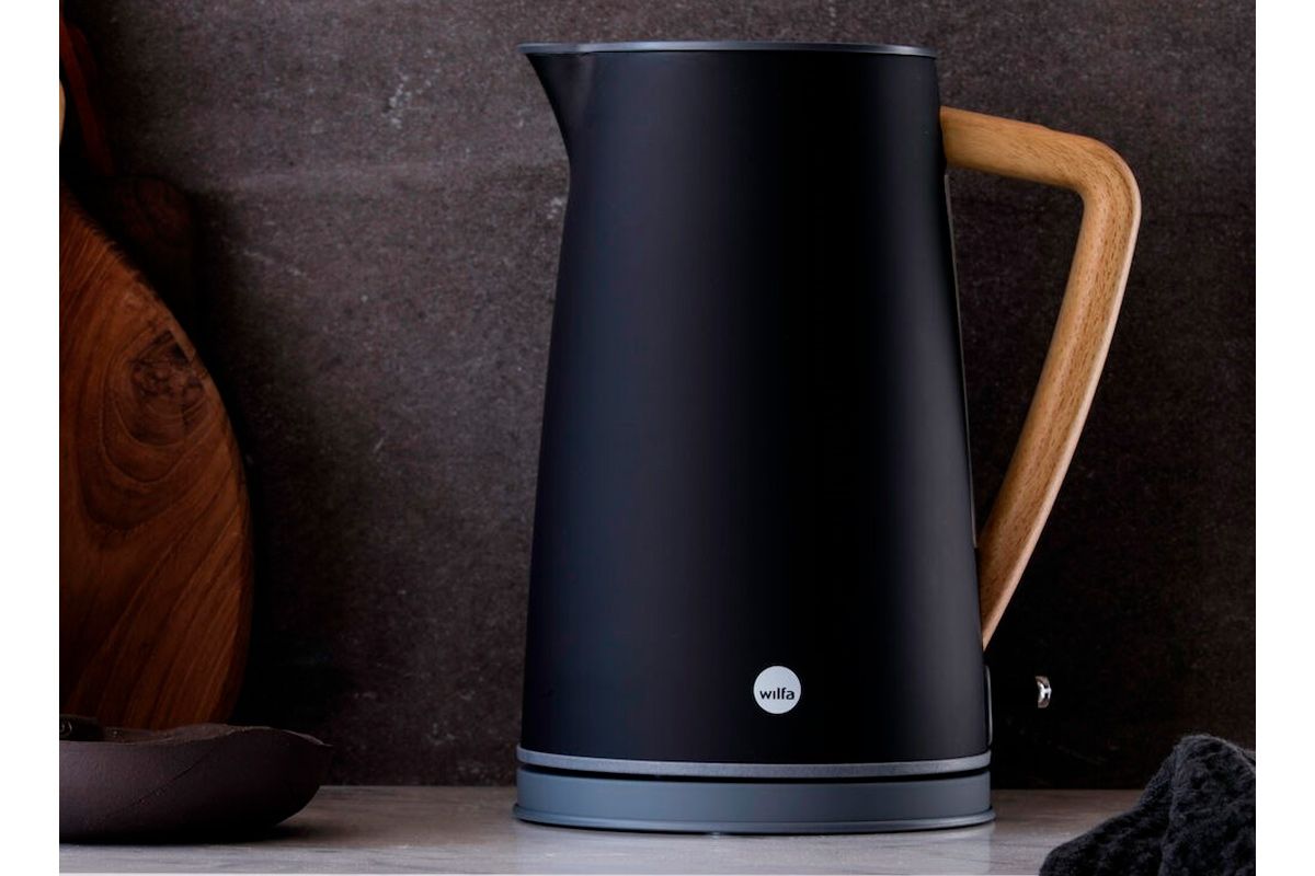 Чайник электрический Wilfa WKR-2000B