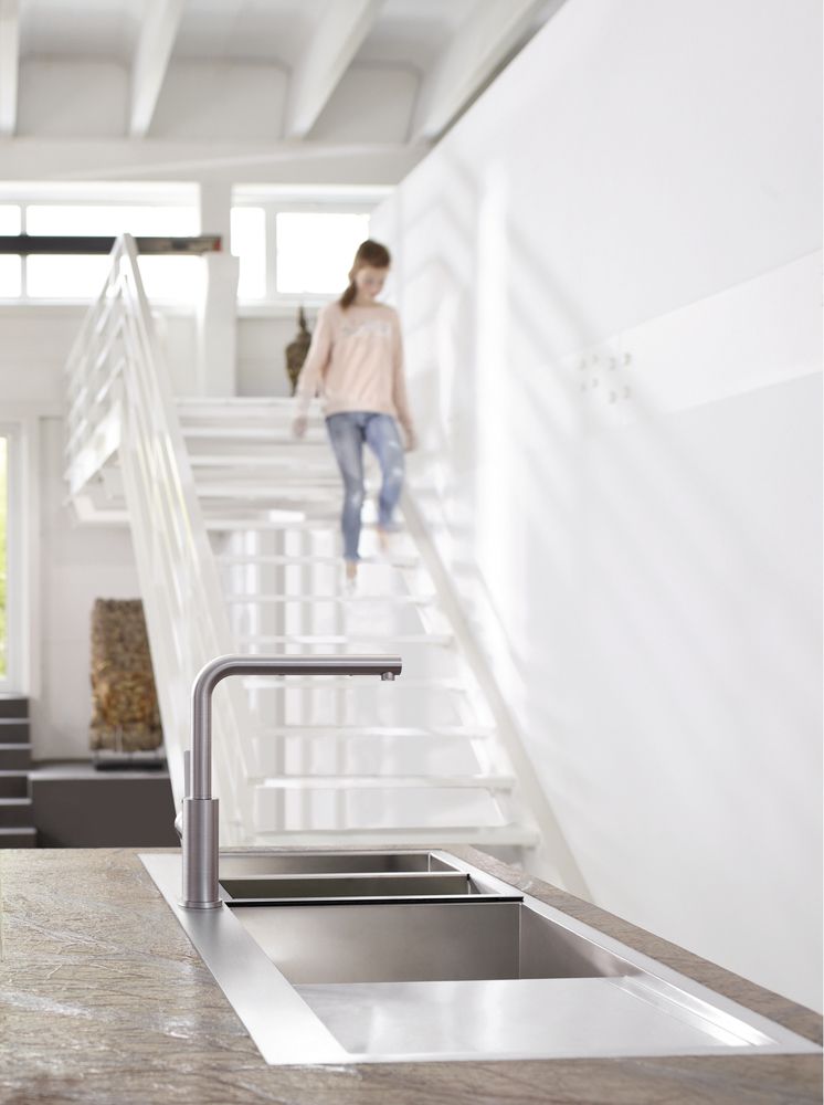 Кухонный смеситель Blanco Lanora Stainless Steel 523122