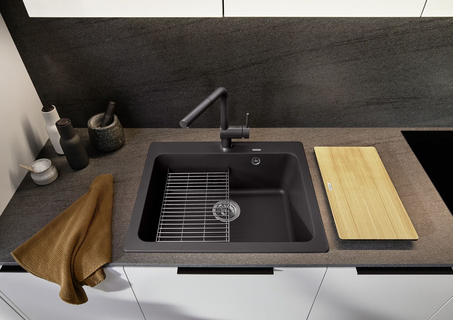 Кухонная мойка Blanco Naya 6 Silgranit Black 525941