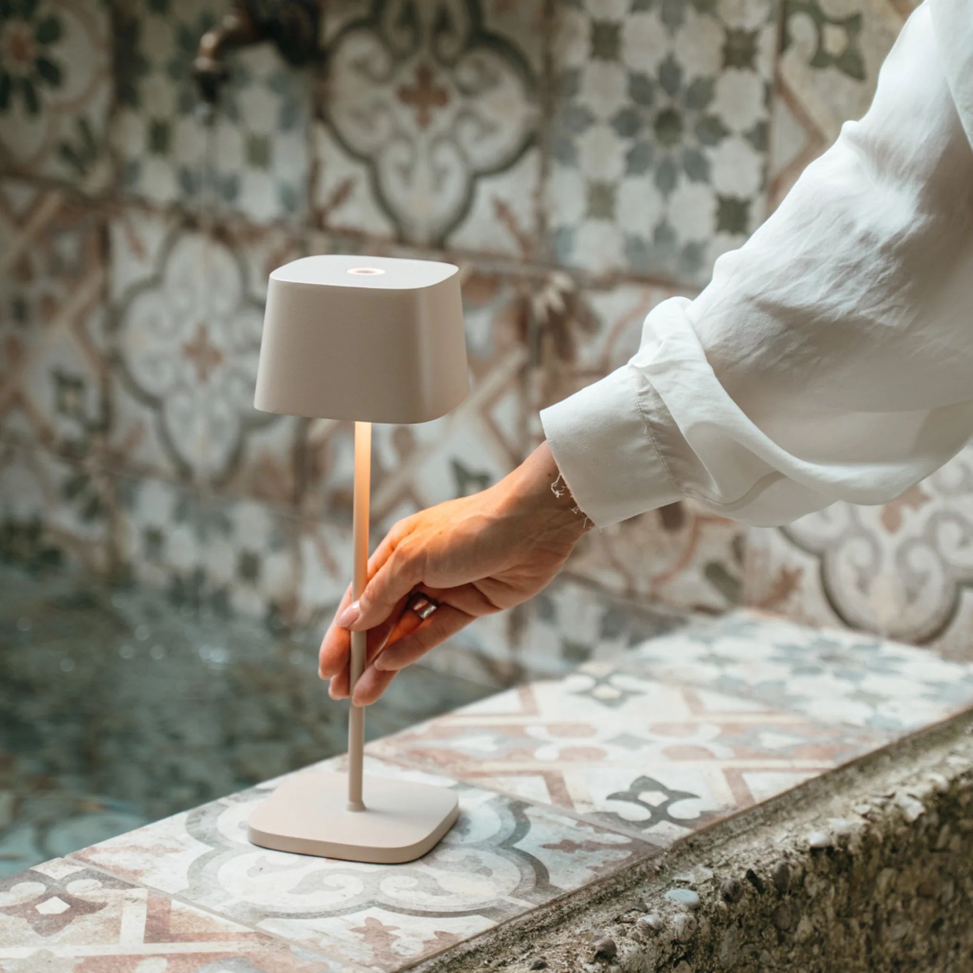 Настольная лампа Zafferano Ofelia Sand Table Lamp LD1870S3