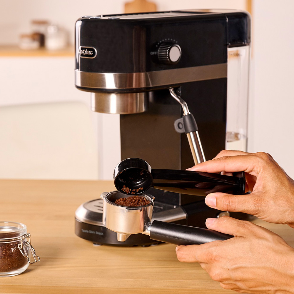 Кофеварка рожковая Solac Taste Slim Black CE4510