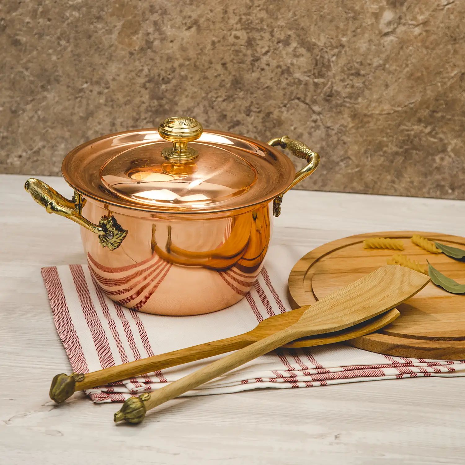 Кастрюля с крышкой Кольчугинский Мельхиор KM111727