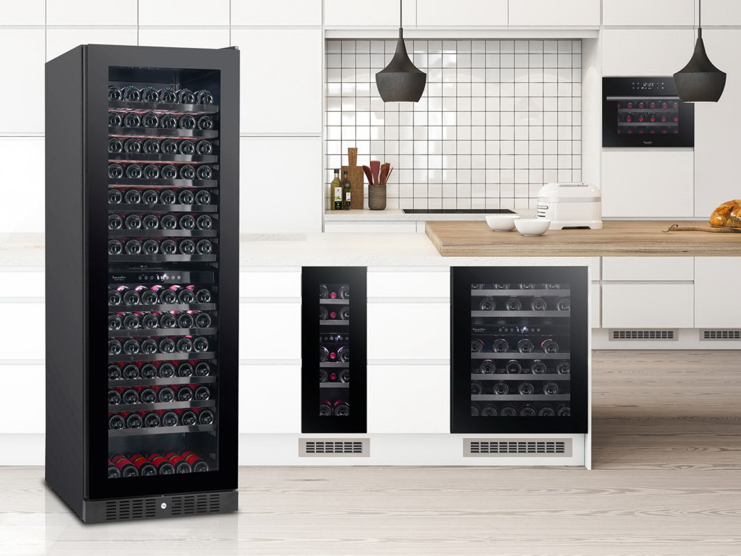 Винный шкаф Temptech Sommelier SOM180DES