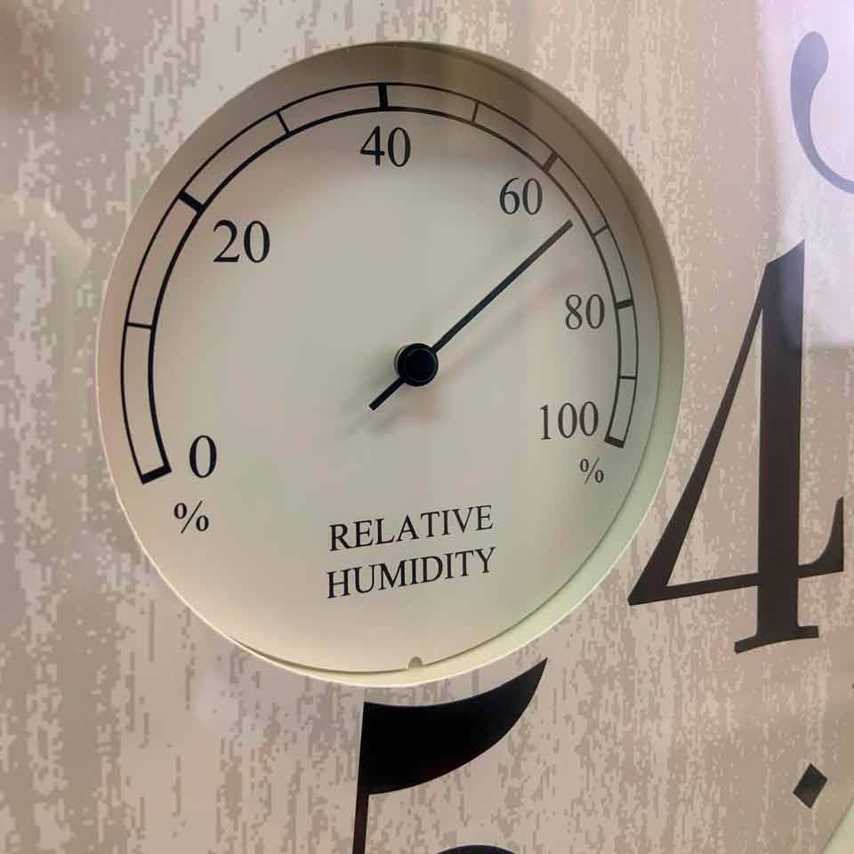 Настенные часы Seiko Quartz Wall Clock QXA783B