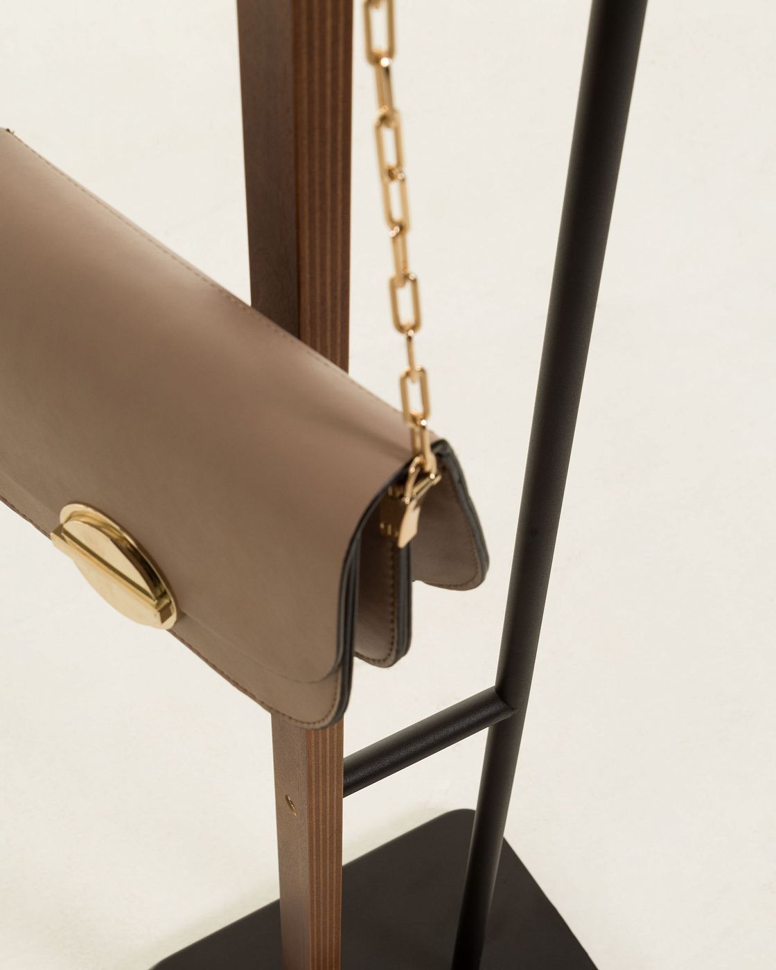 Вешалка La Forma Magali Hanger LF-072481