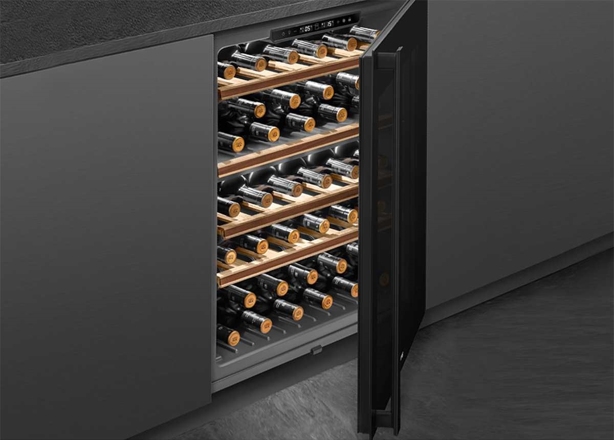 Винный шкаф SMEG CVI638LN3