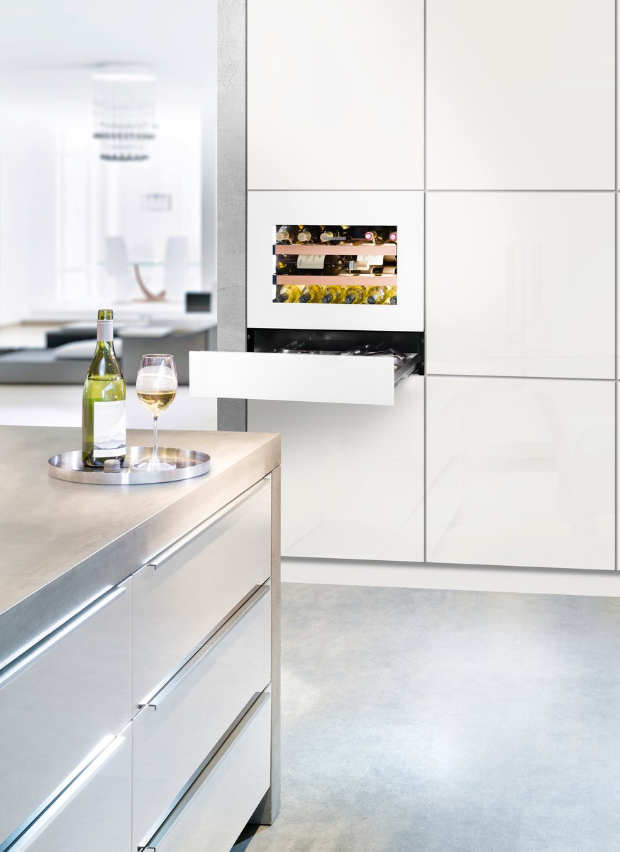 Встраиваемый винный шкаф Liebherr WKEgw 582
