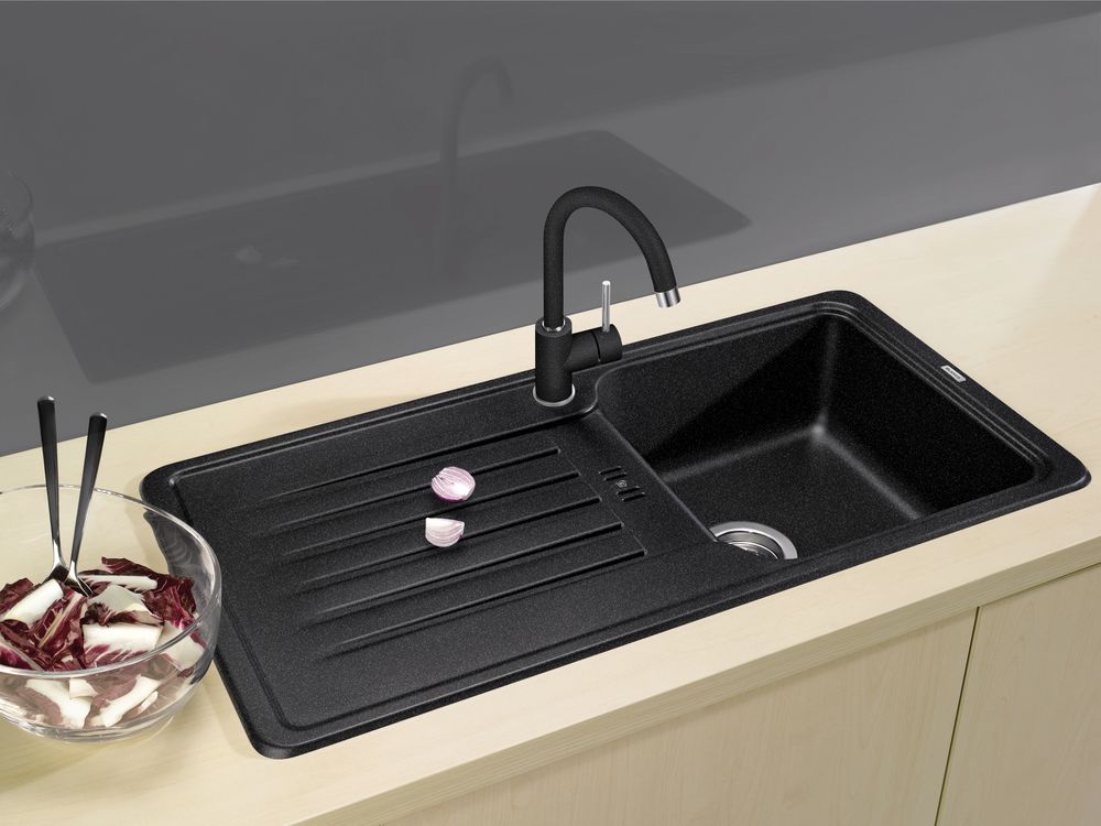 Кухонный смеситель Blanco Mida Black Matt 526649