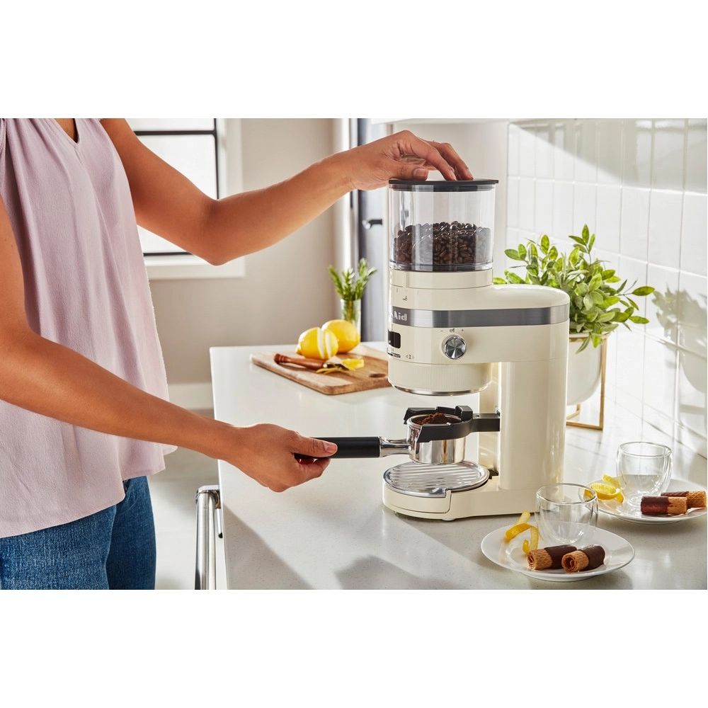 Кофемолка KitchenAid Burr Coffee Grinder Almond Cream KCG8433AC