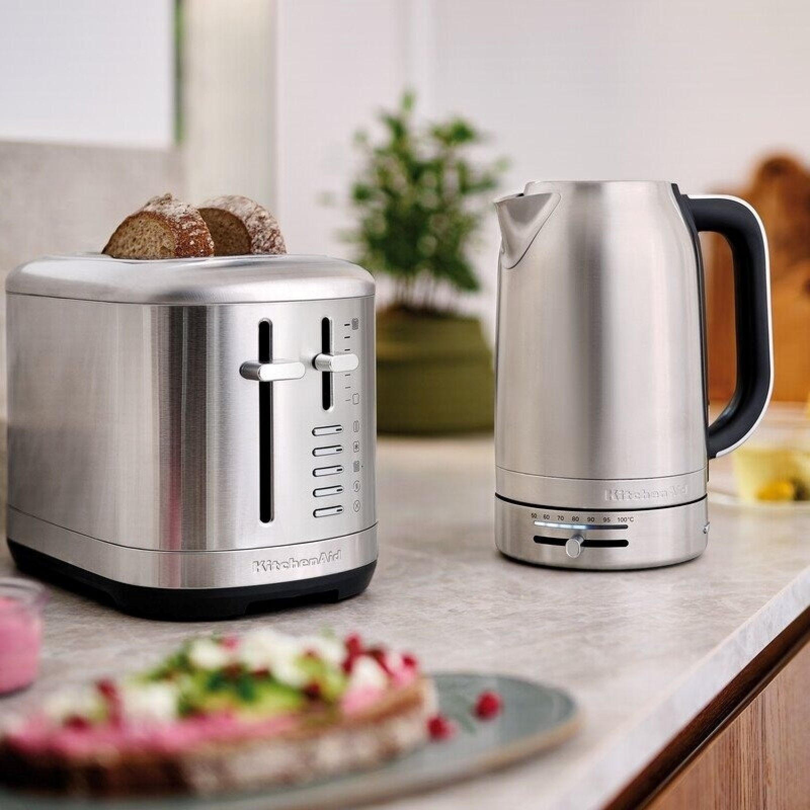 Электрочайник KitchenAid Electric Kettle Brushed Stainless Steel KEK1701SX