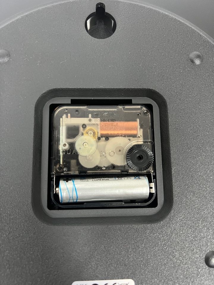 Настенные часы Seiko Quartz Wall Clock QXA698BN