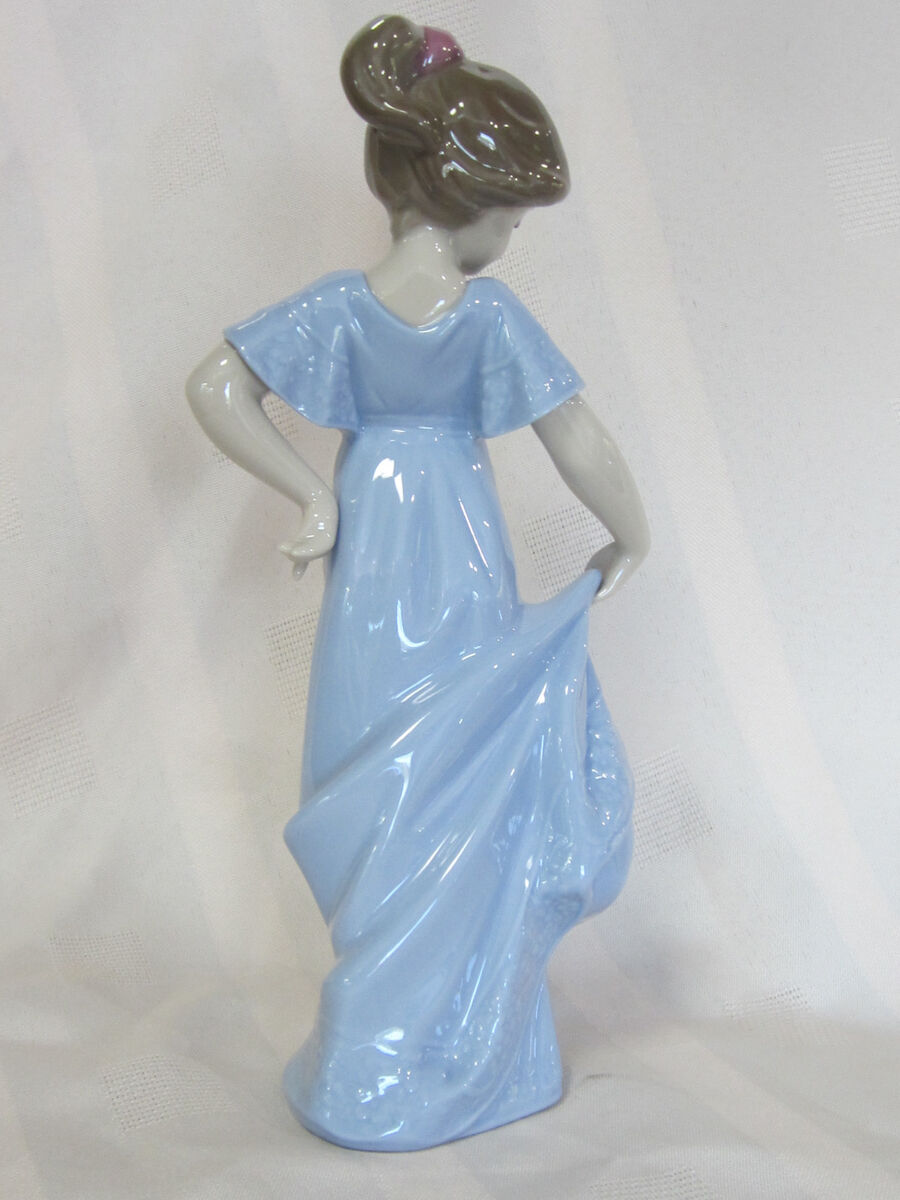 Статуэтка NAO How Pretty! 2001743